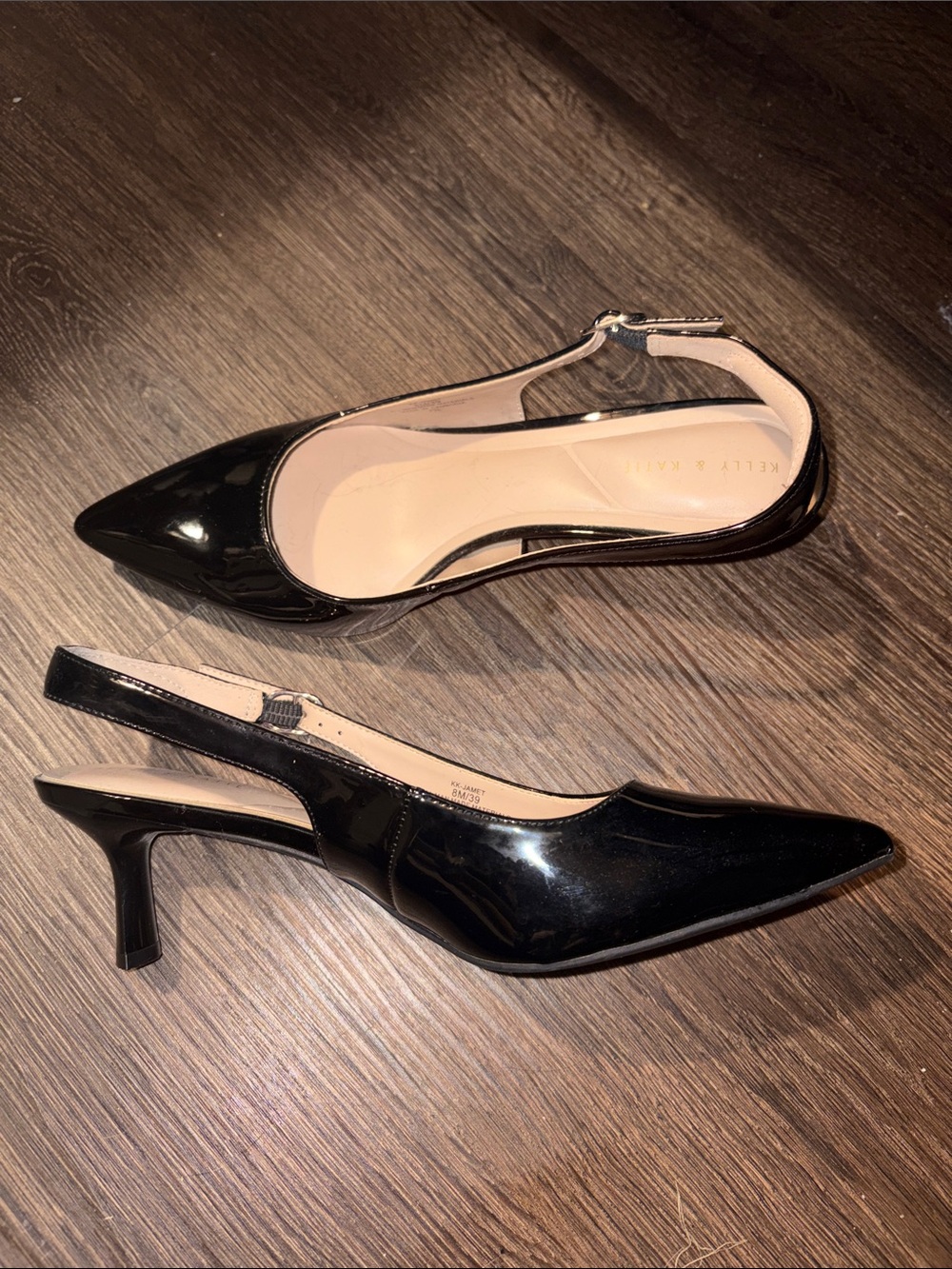 Kelly & Katie Black Patent Pointed-Toe Slingback Kitten Heels

WORN ONCE